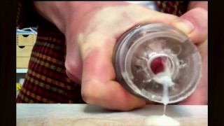 Bator Desk Dump - Jęczący werbalny creampie w bardzo zdzirowatej cipce Fleshlight