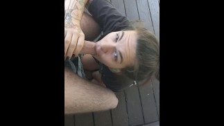 Lil Tatted Cutie Na Kwasie Ssie Kutasa Na Werandzie Dla Sąsiadów