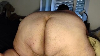 Zavrtím svým obrovským super baculatým zadkem