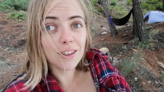 Riskantes Muschispiel und cremiges Sperma im Camp in der Nähe des Abgrunds! Kannst du die Macht des Sturms ertragen?