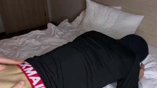 3 парня в спортивной одежде жестко трахаются