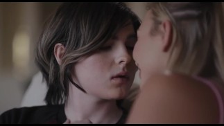 Heiße Trans fickt Mädchen Muschi - Transgender fickt Mädchen