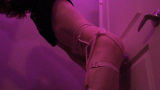 ♥ Horny Femboy baise la porte ♥