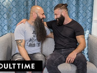 ADULT TIME - Trans Knapperd Trip Richards Geniet Van Beer Partner's Gigantische Lul