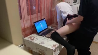 Nie dał przyrodniej siostrze grać w kompa po studiach