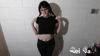 恥ずかしがり屋のBustyティーンは私に彼女をすべて触れてファックさせてくれます