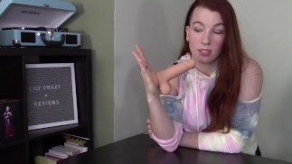 Lily O'Riley i statystycznie przeciętna recenzja dildo (SFW) - Przeciętny Joe