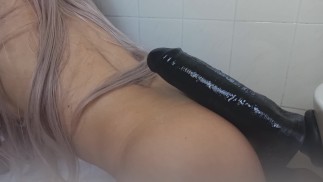 Hot meia-irmã não podia esperar mais, então ela fodeu Into banheiro durante o almoço! - 4K