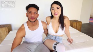 Latino stud Arturo neukt Mina Moon en krijgt zijn Beefy ronde kont gegeten voor de eerste keer ooit!