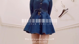 Mudança de roupa no vestiário feminino] Mudança de roupa no provador. Japonês, amador