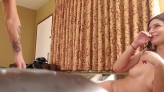 Scene di sesso in camera d'albergo