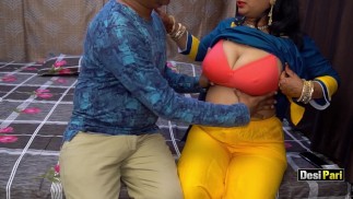 Desi Pari tante baisée pour de l’argent avec un son clair en hindi