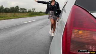 Seks W Samochodzie W Podzięce Za Jego Naprawę