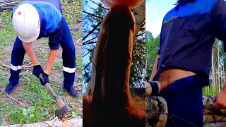 Un bûcheron baise un masturbateur trouvé et un collègue le regarde