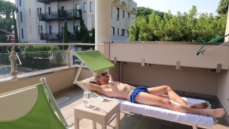 Italian slut gives blowjob on the balcony of the seaside villa (SWALLOW EVERYTHING)