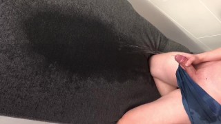 Zoufalé piss na gauč macechy OBROVSKÝ NEPOŘÁDEK (smáčení, sténání)