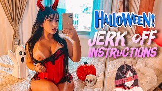 Diabinha malvadinha e gostosa da bunda grande controlando a sua punheta guiada com cinta pinto, podo