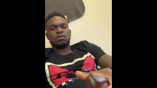 Guardando il porno lesbico e sono venuto veloce 