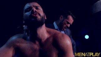 MENATPLAY Hunky Latin Denis Vega Анал трахает Николаса Брукса