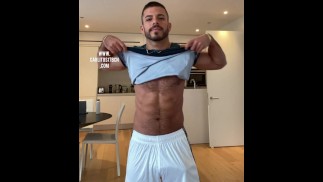 是时候赤身裸体和手淫了 carlitos17bcn