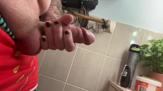 Santa busts a nut 