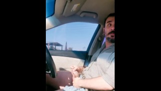 Fahrer beim Masturbieren erwischt 