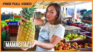 MAMACITAZ - La grande culona latina Lorena Castro è pronta per una fantastica figa oliata