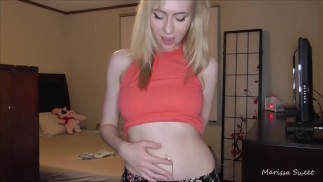 Přátelská laskavost - Marissa Sweet Bellybutton Fetish
