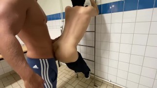 KURWA NA OKLEP W PRANIU - ONLYFANS: THEGRANDEE 