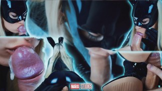 DE BATMAN (PornVersion). CATWOMAN. seks met BDSM meesteres in latex masker. Footjob en slordige pijpbeurt