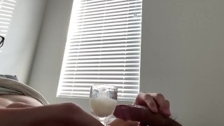 Carga de una semana / Cumming en un vaso