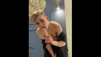 jovem cadela quer um pau
