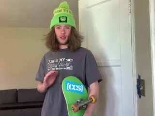 POV Skater Boy Pega Você Se Masturbando, Ele Está Nervoso, Mas Você o Seduz