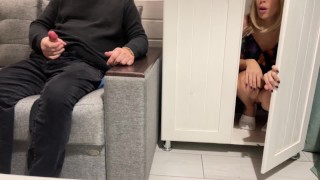 Nevlastní Máma Chytil StepSon Onanování A Pomozte Mu Cum Rychlý Creampie 