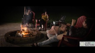 Obciąganie przy ognisku ze smores i muzyką harfową