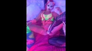 @SexyNeonKitty позволяю Человеку-пауку играть с моей киской