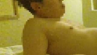 日本人むっちり30歳のペニスを攻められる動画