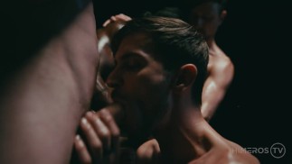 Twink Bukkake'd Svalovými Cvočky