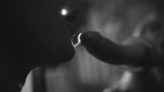 セクシーな官能的なずさんなフェラチオ