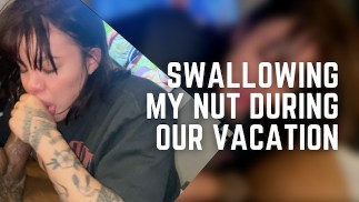 Meisje zuigt en slikt mijn noot tijdens onze vakantie - OF Beautyinchaosss