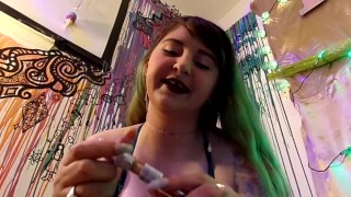 Sexy Femdom Kendal Kink POV Gigantes DD Tetas Fumar ADORACIÓN JOI