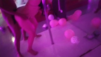 Stripper fodido na bunda na sala VIP
