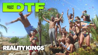 Reality Kings - Je poslední den ve vile a hvězdy mají poslední divoké orgie u bazénu