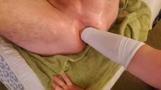 Podwójne zabawki analne i twardy cios analny pięścią i wypadanie go, aż dojdzie!!