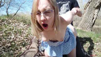 El picnic de Cutie Meri terminó con sexo y semen caliente en su lengua
