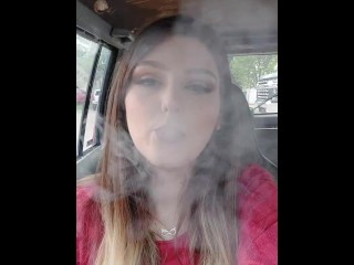 Juste Une Pause Fumée Dans La Voiture