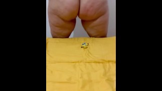 Mia Giantess BBW Buttcrush ein winziger Mann