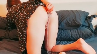 Šukám si prdel, ale nedržím čůrání a chcaním