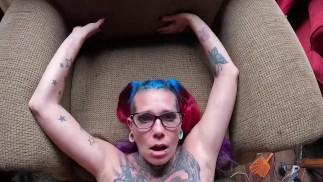 Chassidy Lynn - Une milf, une salope gothique obtient plusieurs creampies et une chatte dégoulinante de sperme