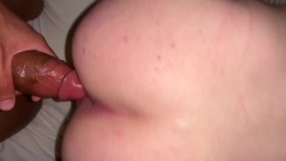 Ragazzo caldo con un cazzo mostruoso scopa il mio culo stretto nudo